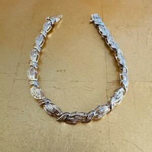 14K White Gold and Diamond Link Bracelet Intricate Leaf